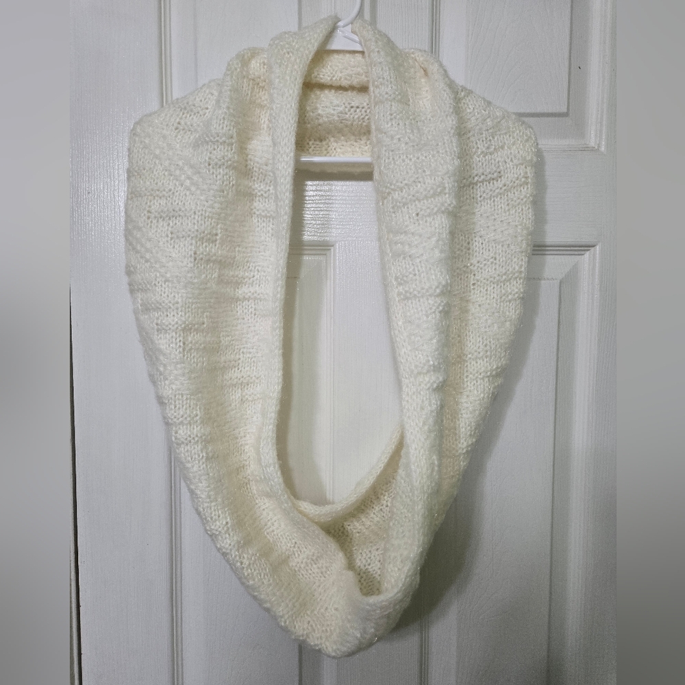 NWOT Elegant Cream Knit Infinity Scarf